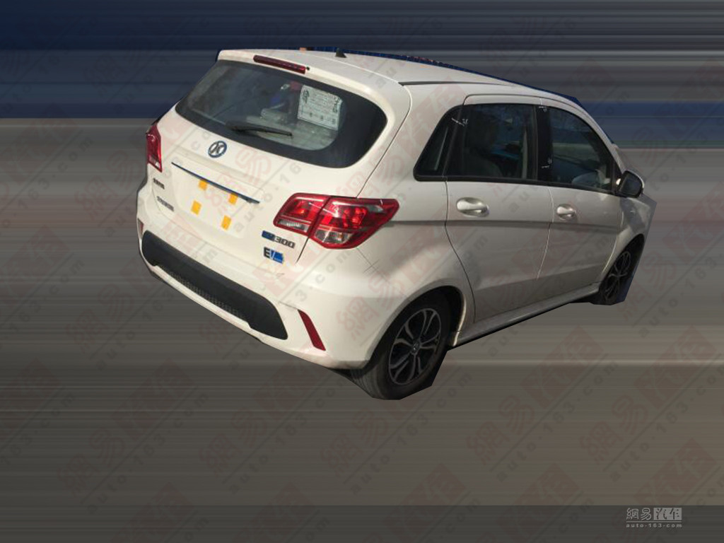 北汽新能源EV300无伪谍照曝光 明年初上市