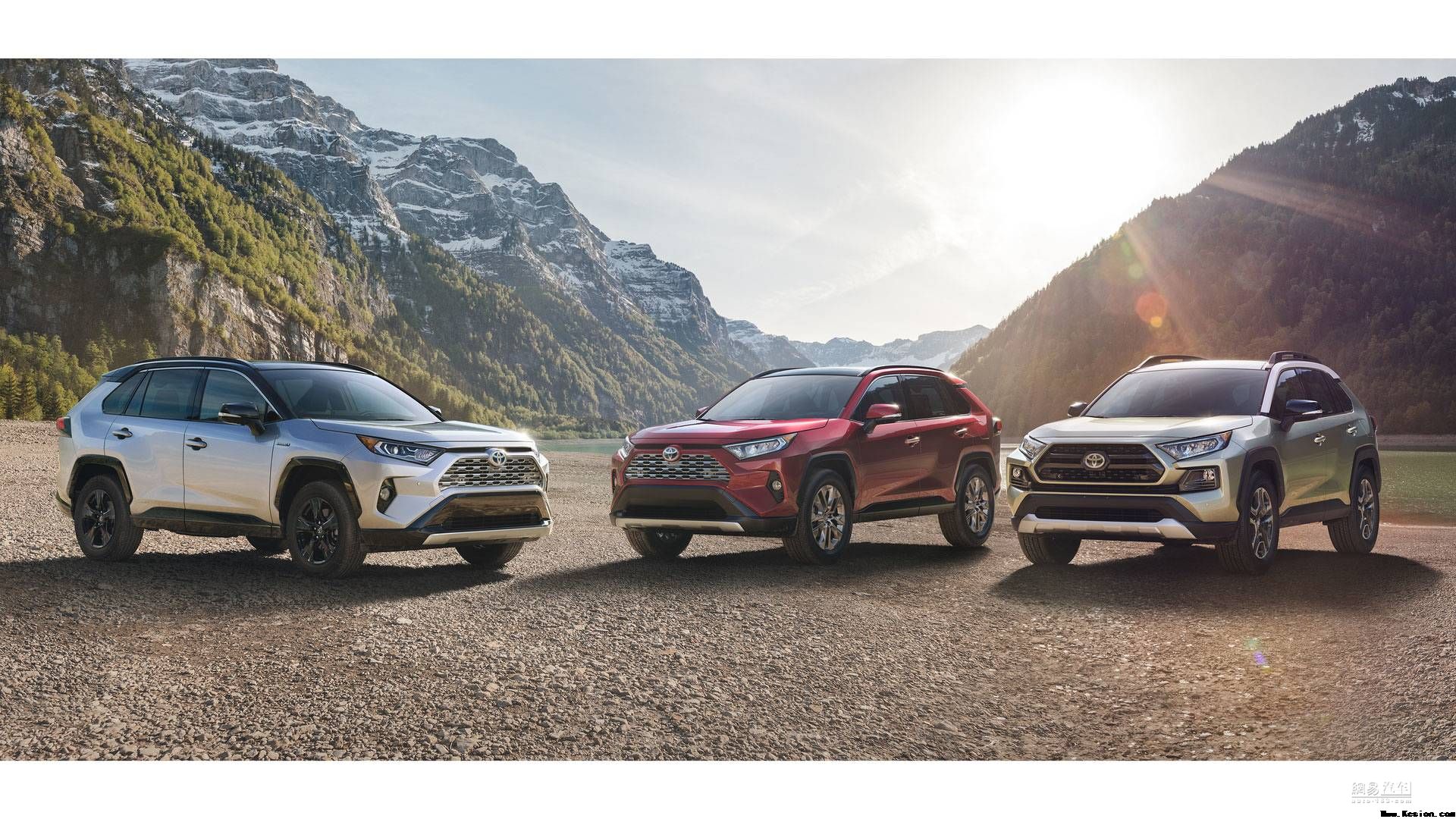 全新第五代丰田RAV4正式发布 轻度越野风