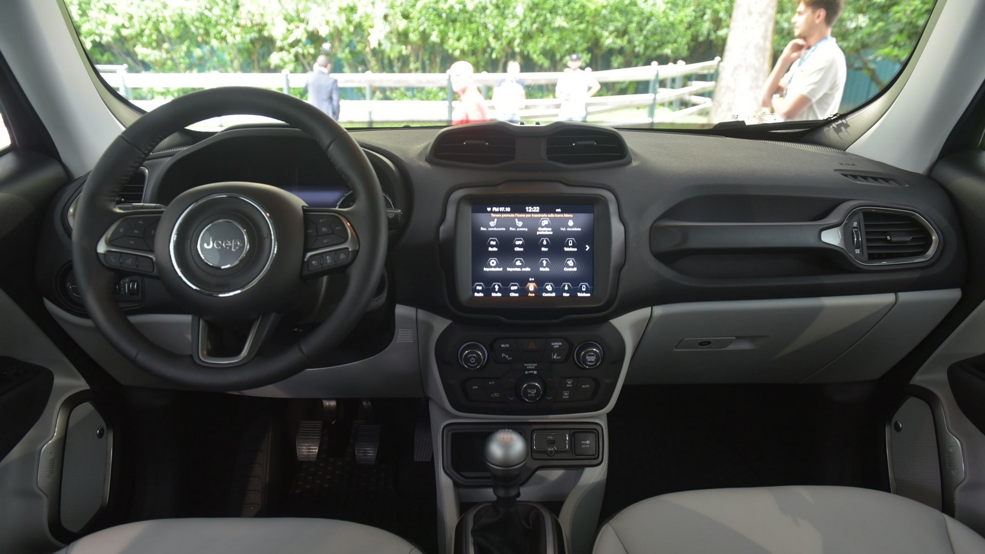 中改Jeep自由侠实车曝光 新增1.0T三缸发动机