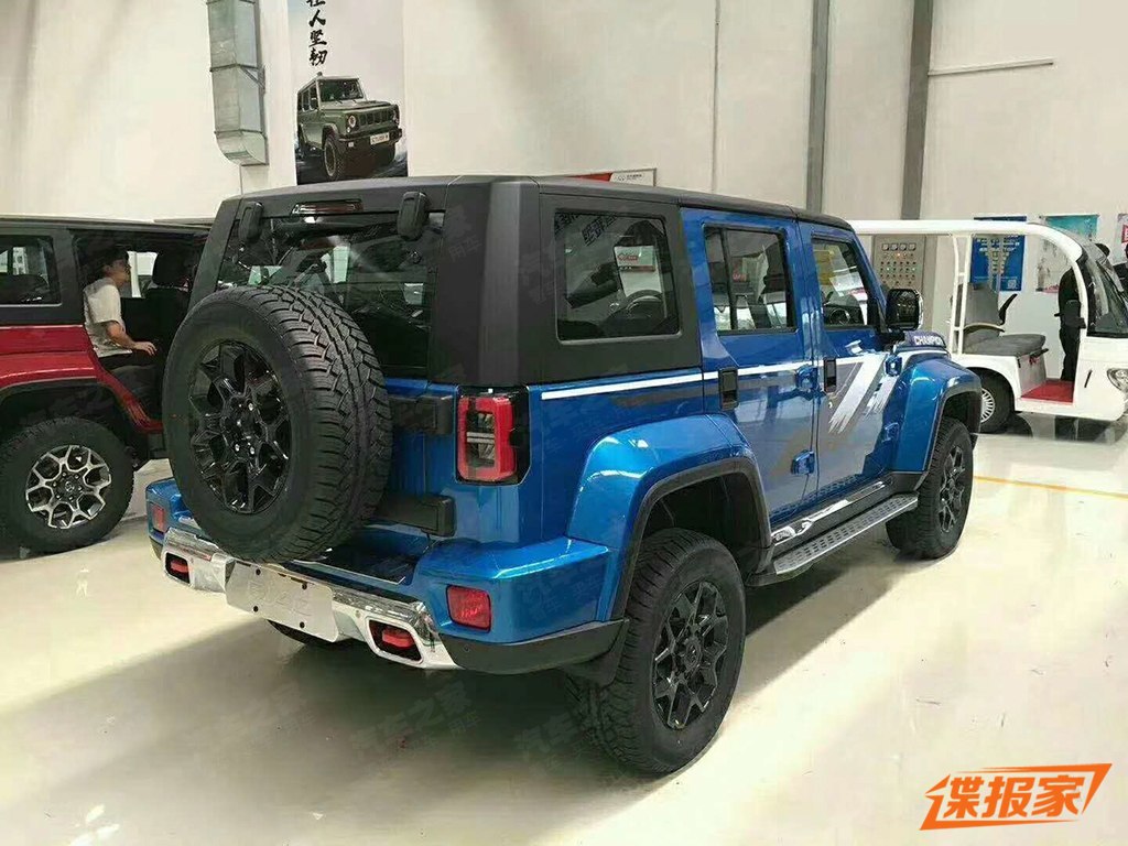 北京BJ40 PLUS环塔冠军版谍照 专属颜色