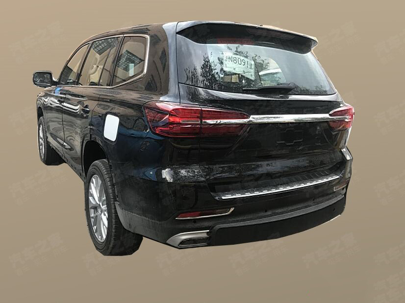 曝荣威全新中大型SUV谍照 比RX8更大