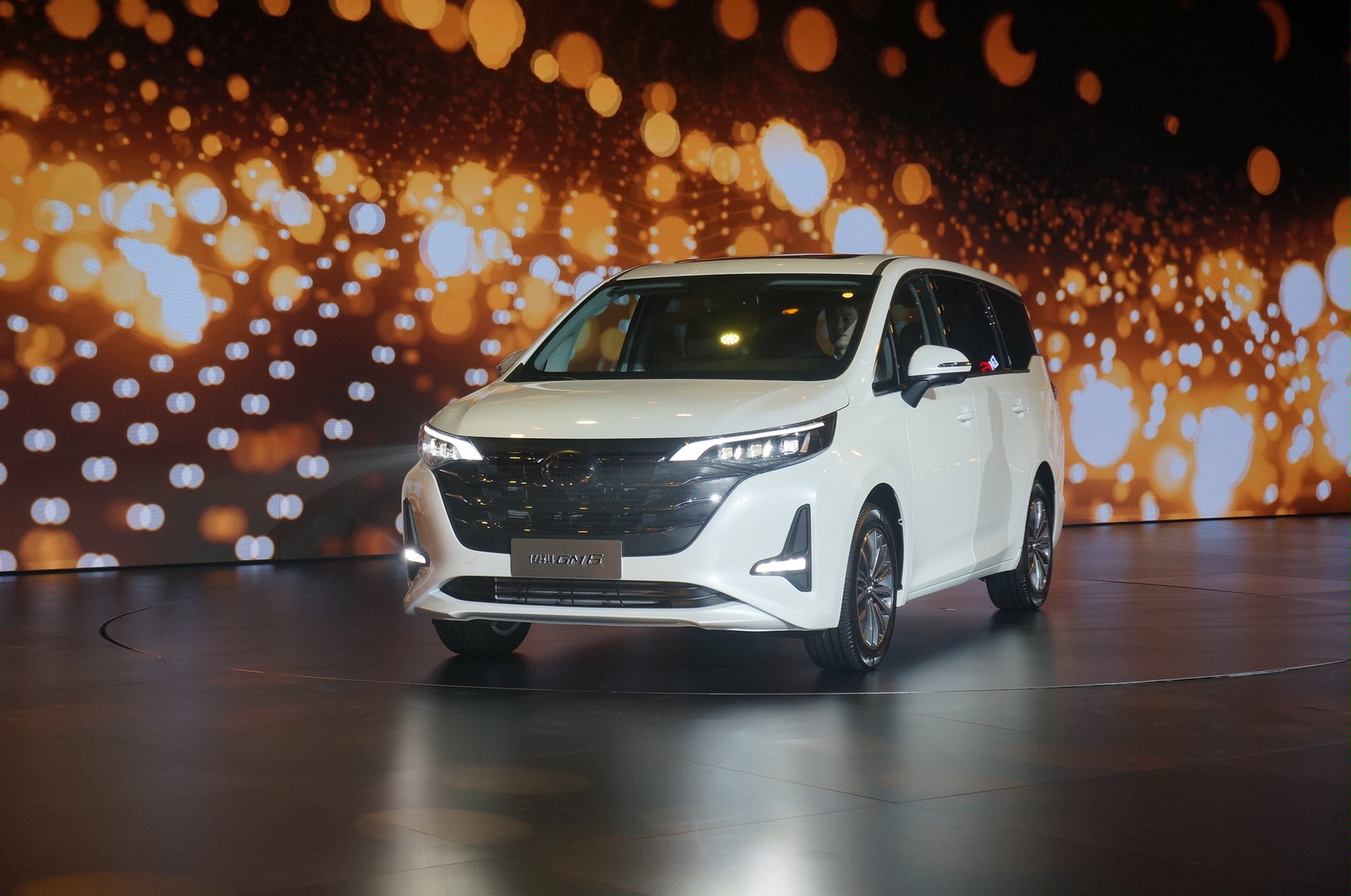 广汽传祺GM6售10.98-15.98万元上市