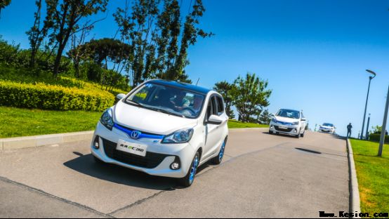 长安奔奔再上新车，售价4.98万起，迎接到临展厅品鉴