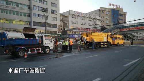 乌市仓房沟路段将围蔽施工