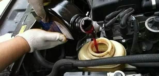 离合器油和刹车油一样吗？