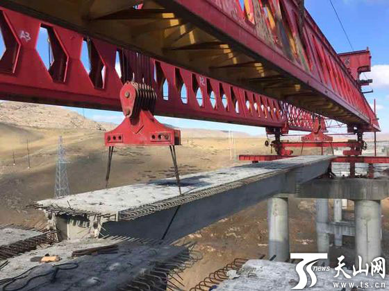 京新高速主线贯通 新疆第二条进出疆高速公路成型