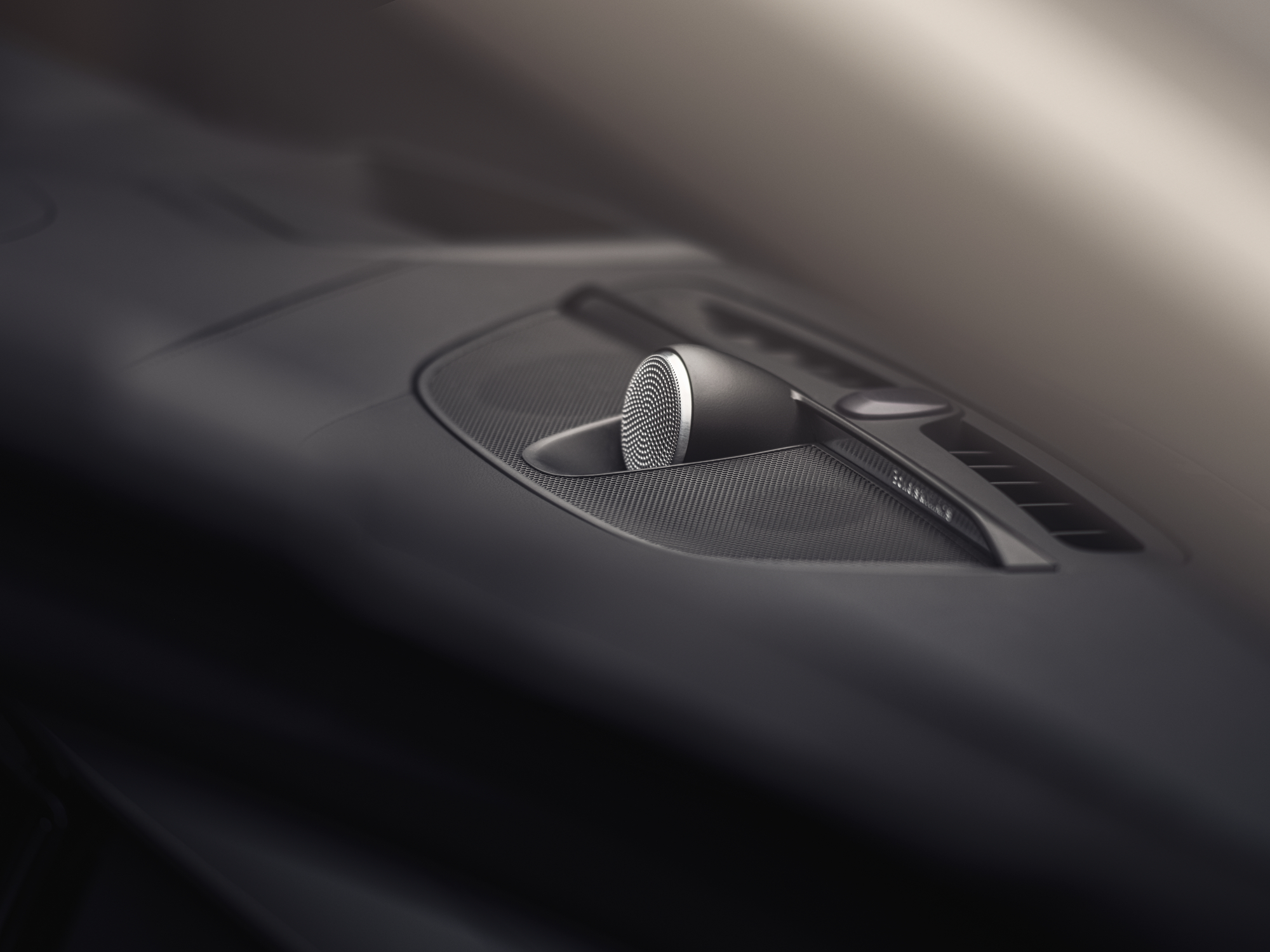 2022款沃尔沃V60售30.43万元起 增2种金属漆