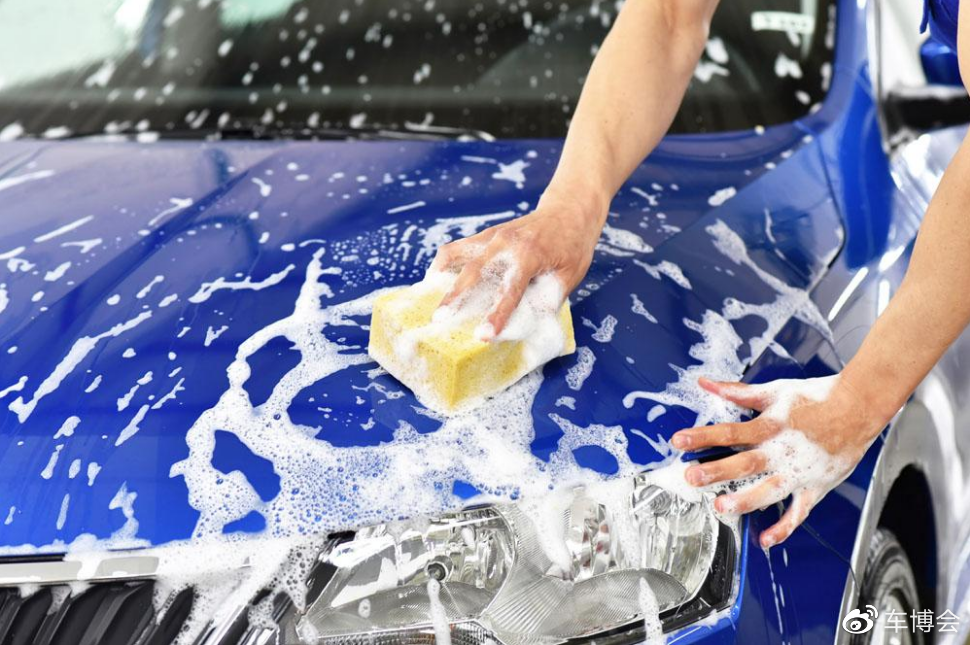 每天洗车和一个月洗一次，哪个更有利于保养？洗车工说出了实情！