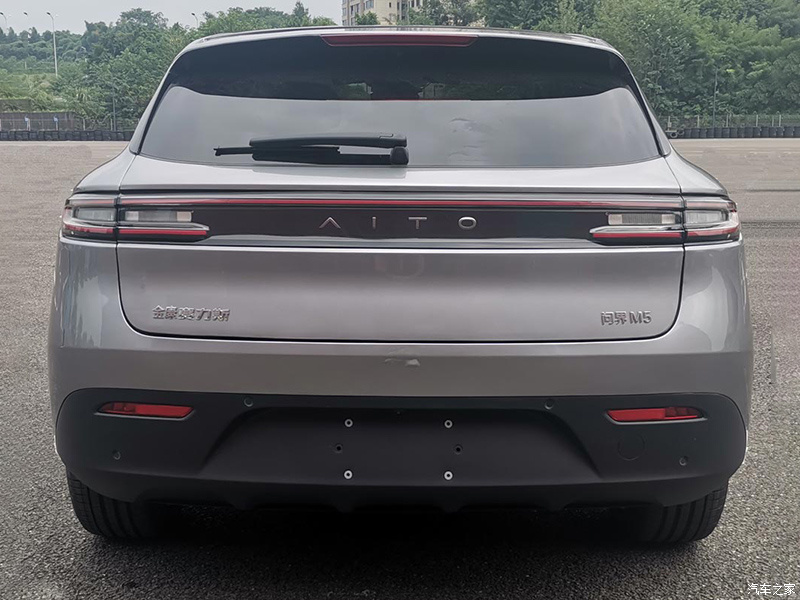 华为联手赛力斯年底推全新中型SUV 首发智能座舱