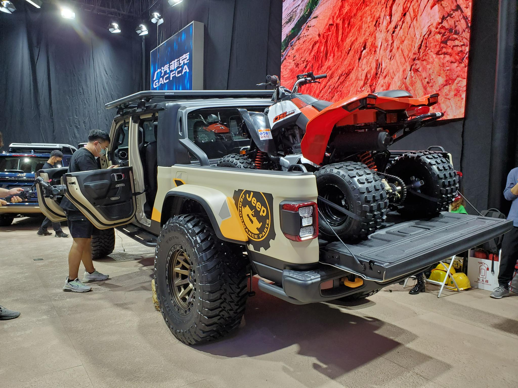Jeep角斗士先行版/飓风版亮相2021广州车展