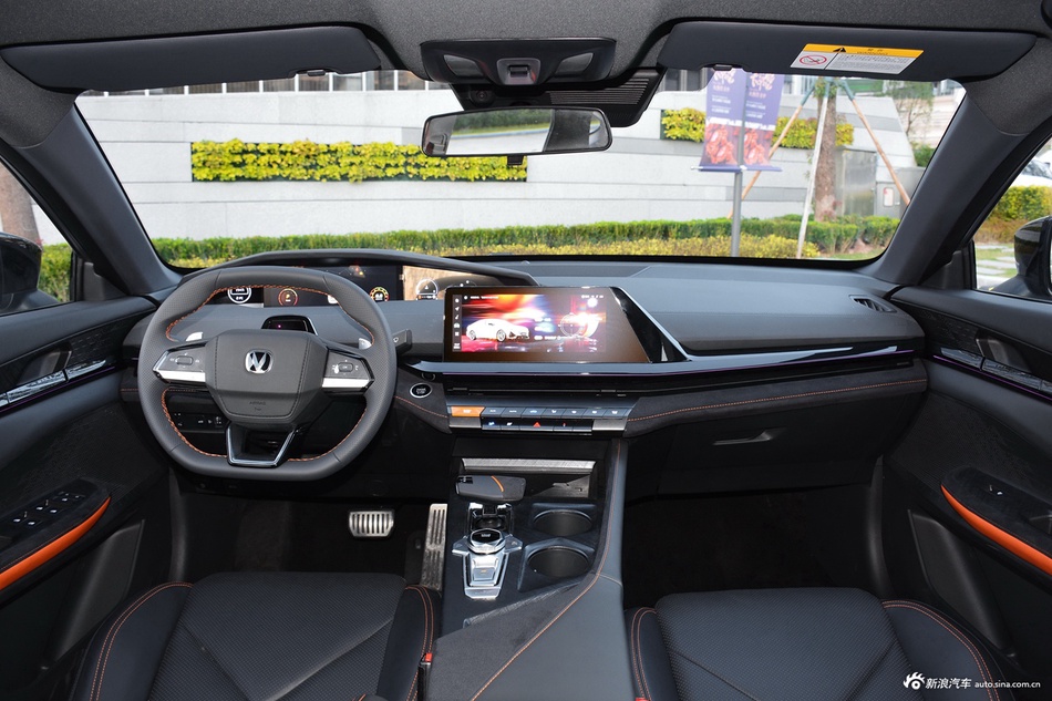长安UNI-V正式开启预订 1.5T顶配车型预订价13.49万元