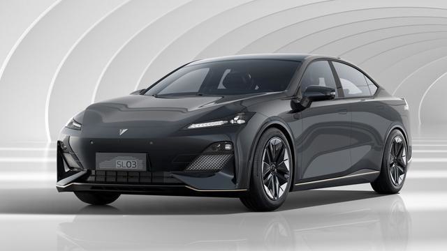 长安深蓝SL03首发亮相 国内首款量产氢燃料电池轿车