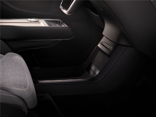 沃尔沃全新旗舰纯电SUV EX90全球首发 定义安全新标准