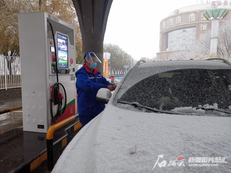 乌鲁木齐加油站复工复产 成品油充足供应