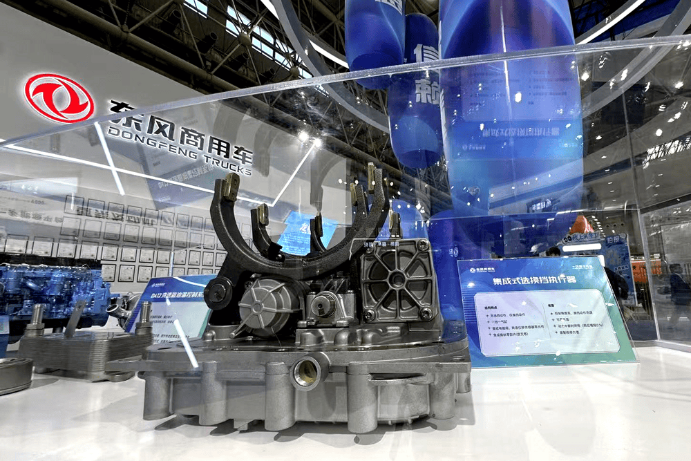 东风亮剑“零碳”新纪元：多款动力总成方案重构重卡价值边界