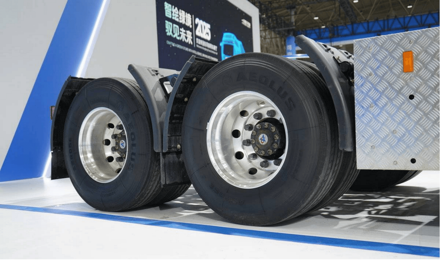 460公里续航40分钟快充 东风天龙KL纯电重卡如何破解长途运输焦虑？