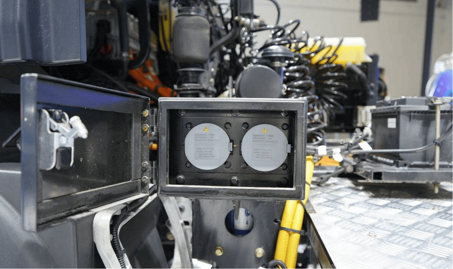 460公里续航40分钟快充 东风天龙KL纯电重卡如何破解长途运输焦虑？