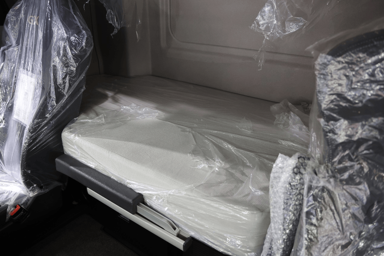 欧洲人抢着要的国产氢能半挂，续航超700km，欧洲版东风天龙GX氢燃料电池牵引车实拍