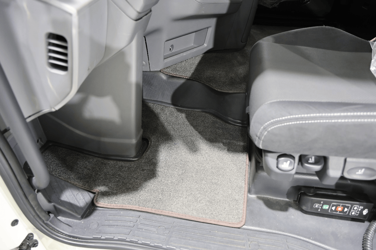 欧洲人抢着要的国产氢能半挂，续航超700km，欧洲版东风天龙GX氢燃料电池牵引车实拍