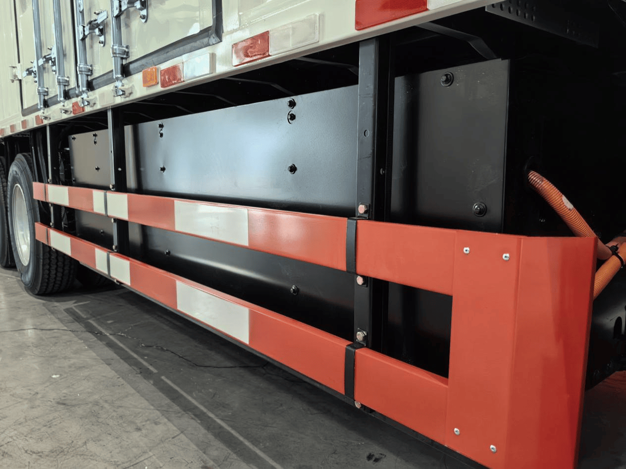 8×4纯电载货车有什么选择？看看东风商用车新“兄弟”