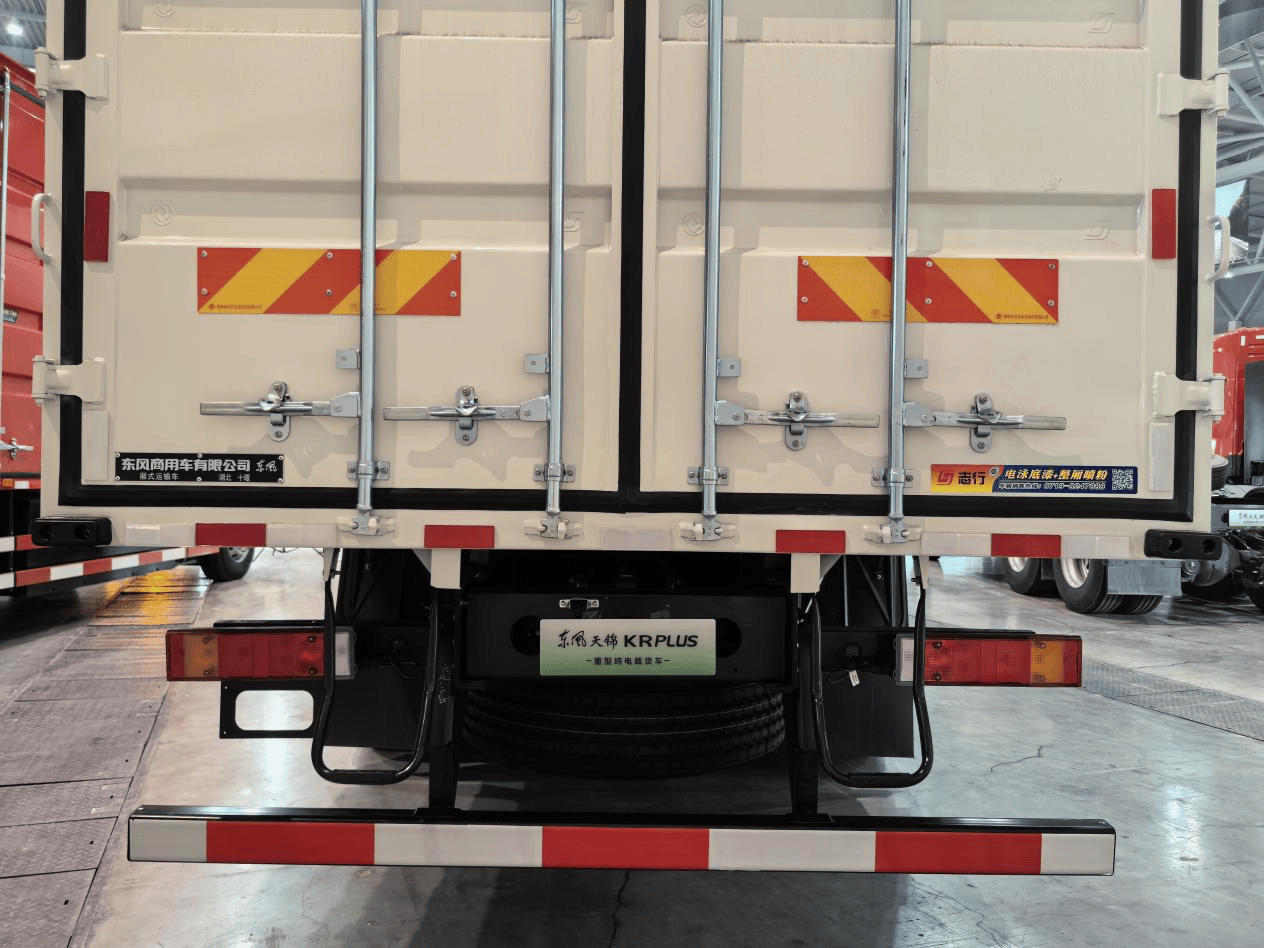 8×4纯电载货车有什么选择？看看东风商用车新“兄弟”