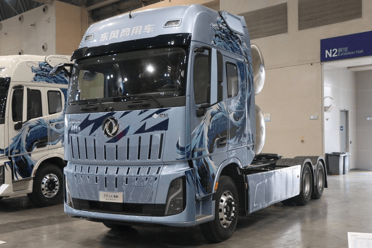 全新平台亮相！东风商用车2026年合作伙伴大会盛大启幕 剑指17.6万台