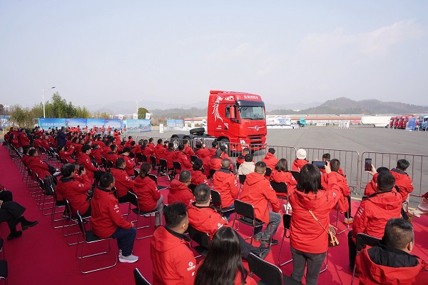 十年同心再启程 东风天龙哥俱乐部2026客户盛典圆满成功