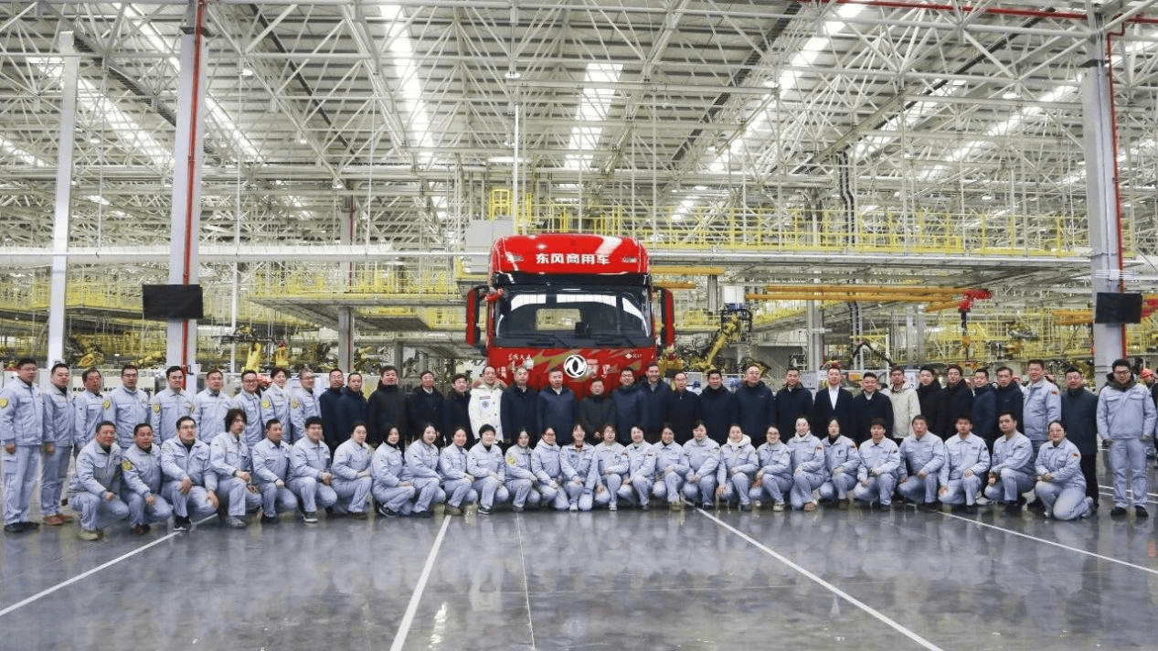 当50亿投入遇见“听劝”文化：东风商用车的硬核实力与柔软初心