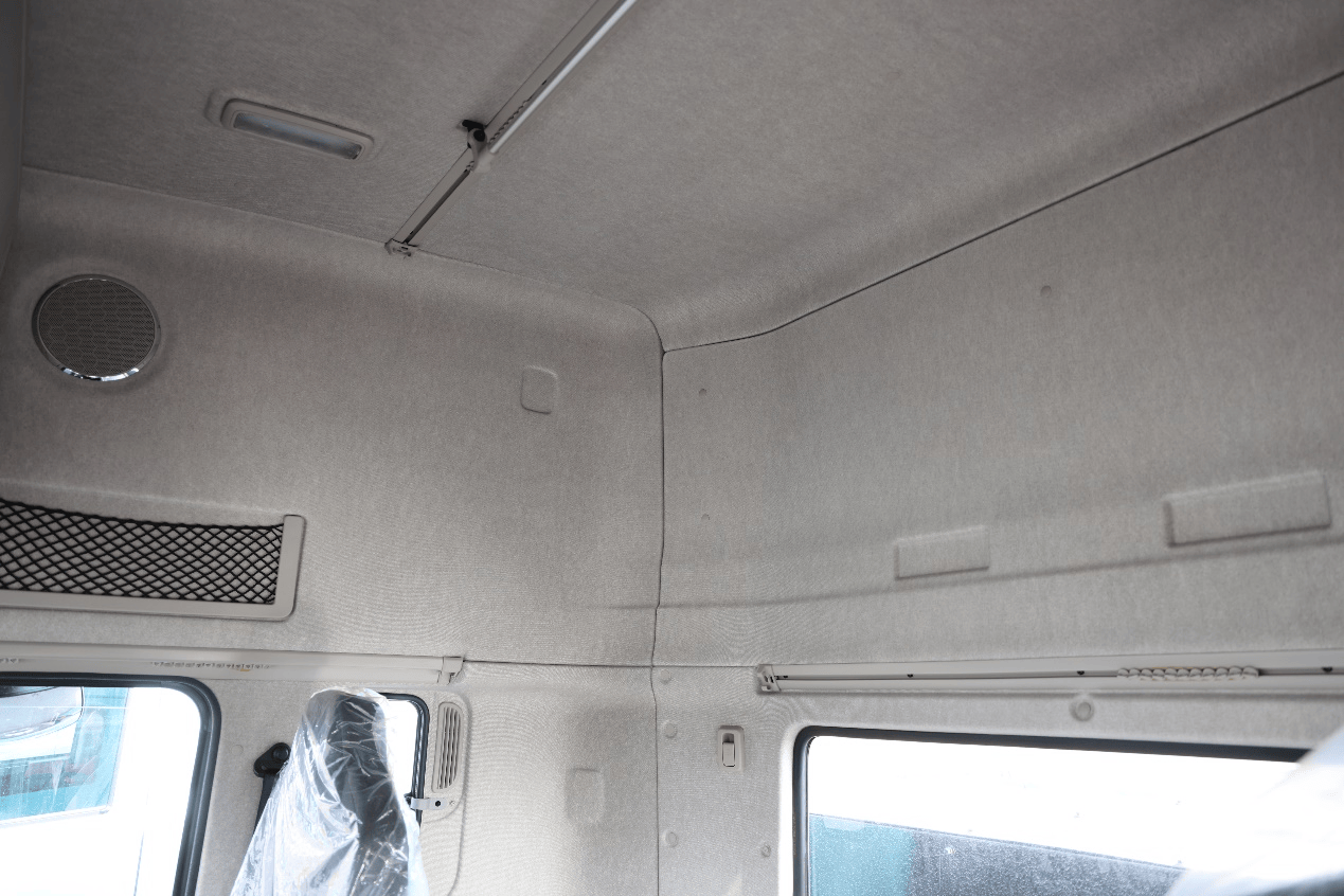 600度大电量，693匹大马力，专为资源类运输打造的东风天龙KL纯电牵引车实拍